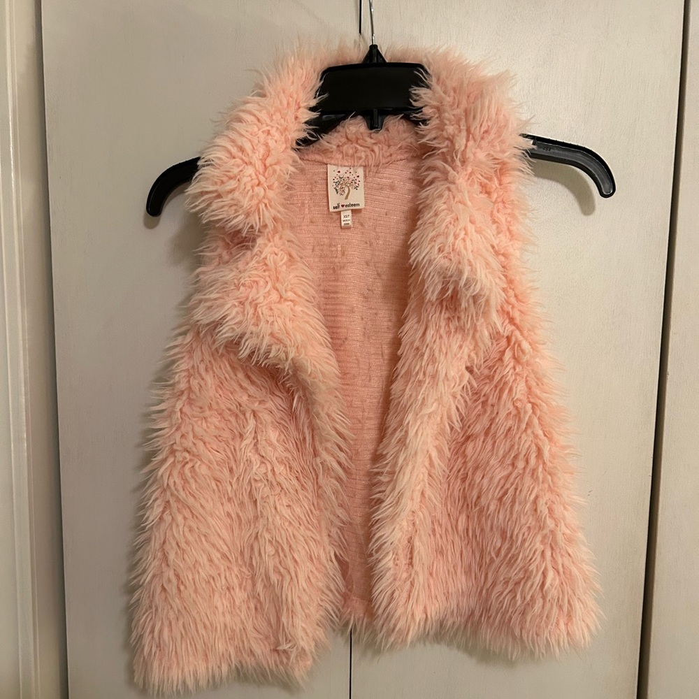 Pink shaggy faux fur girls vest size xs 7 Self Esteem